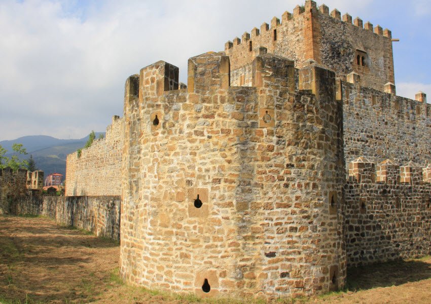 Muñatoizko Gaztelua, Spain